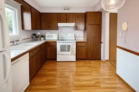 7925 Paxton Avenue Tinley Park IL 60477