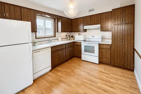 7925 Paxton Avenue Tinley Park IL 60477