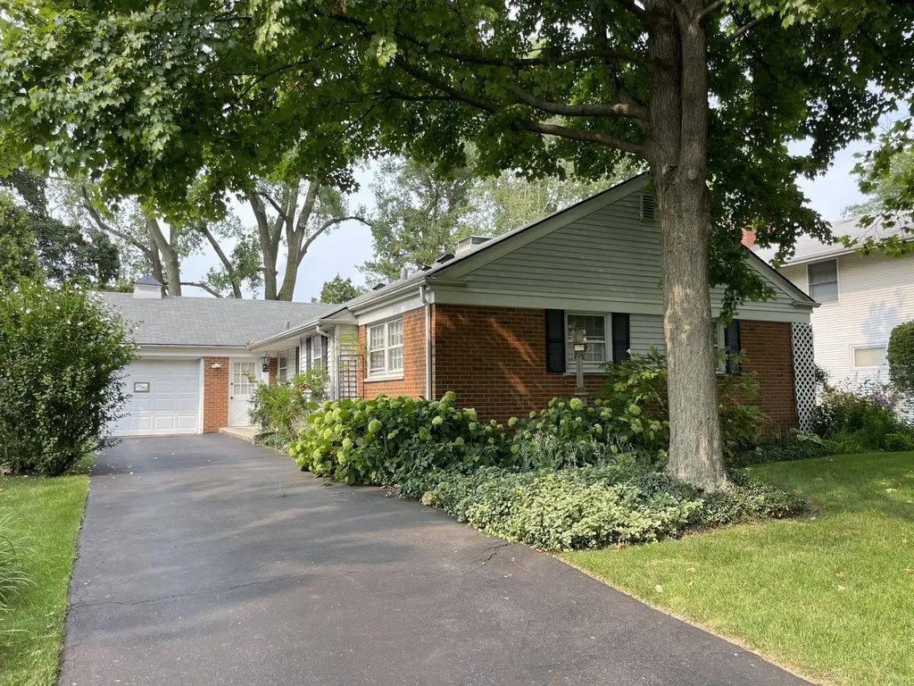 2546 Laurel Lane Wilmette IL 60091