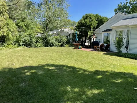2546 Laurel Lane Wilmette IL 60091