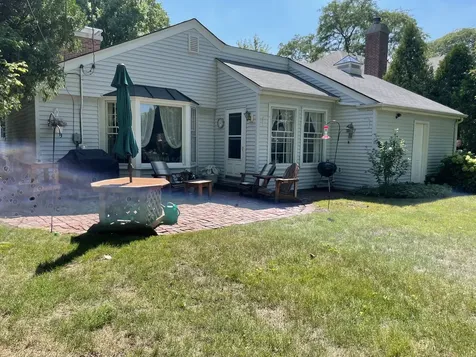 2546 Laurel Lane Wilmette IL 60091