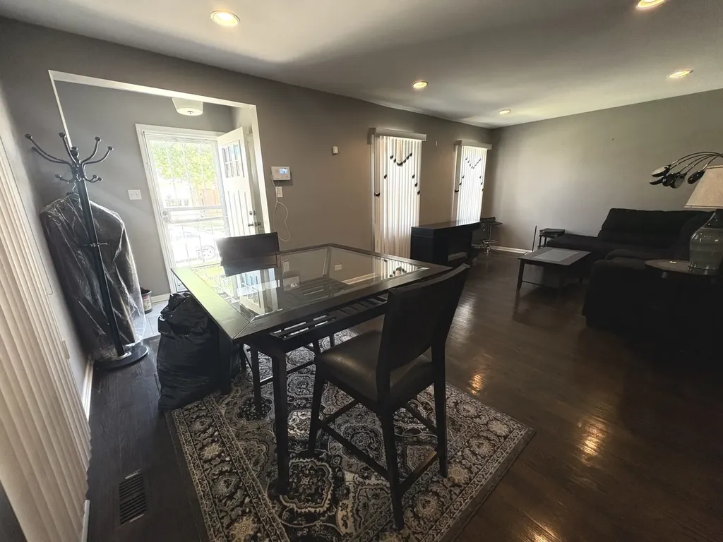 10032 South Calumet Avenue Chicago IL 60628