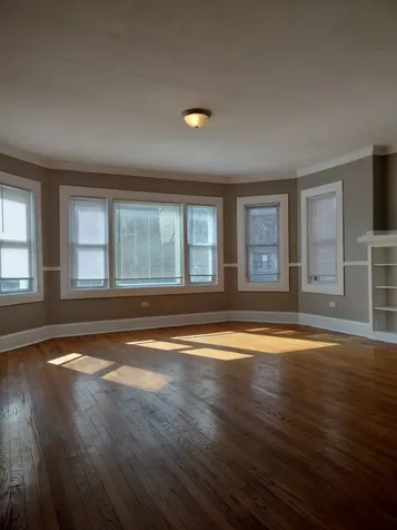 7729 South Essex Avenue Chicago IL 60649