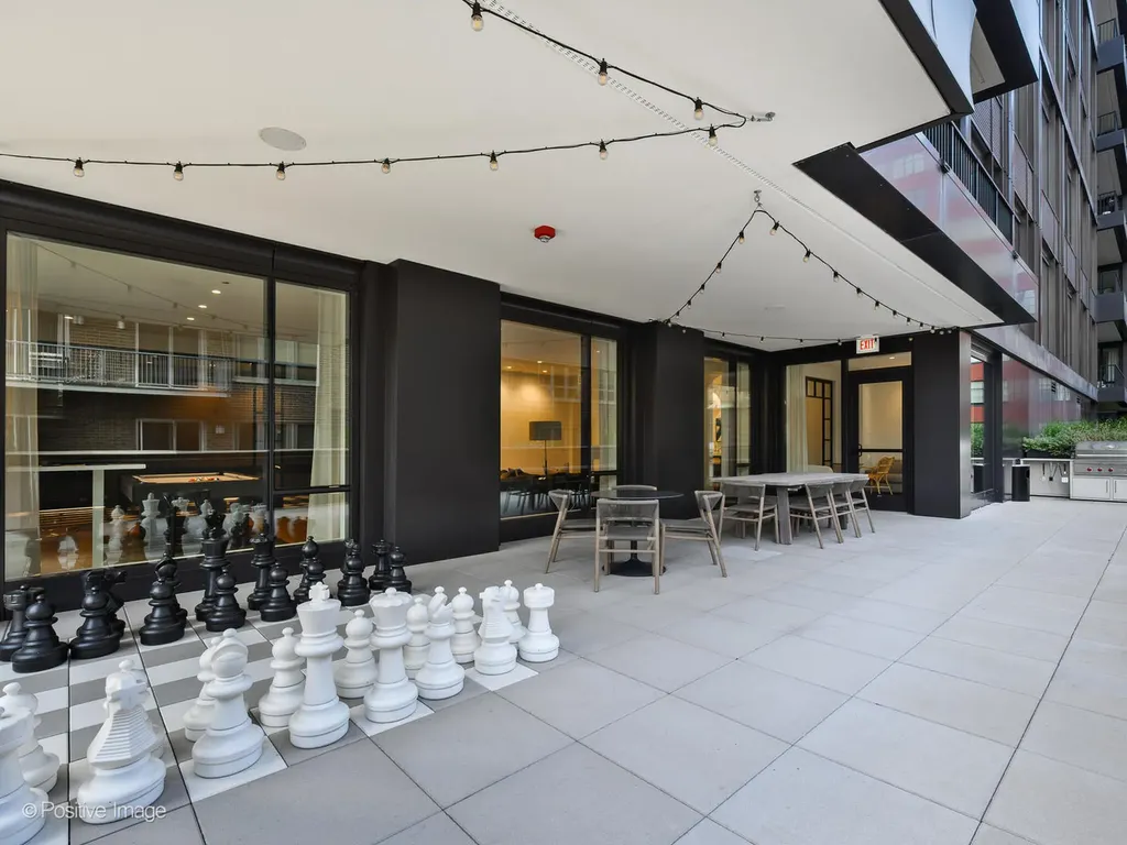 21 North May Street Chicago IL 60607
