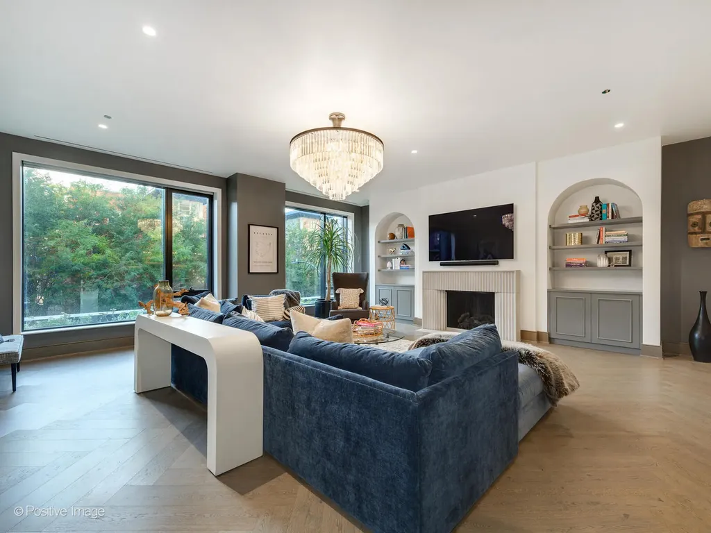 21 North May Street Chicago IL 60607
