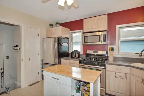 591 South Charlotte Street Lombard IL 60148