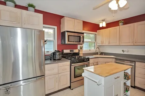 591 South Charlotte Street Lombard IL 60148