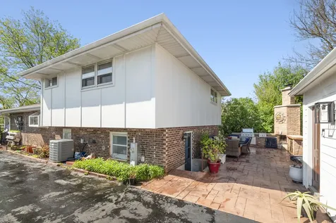 7437 Garden Lane Justice IL 60458