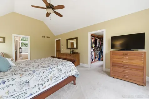 1005 Stonehedge Road St. Charles IL 60174