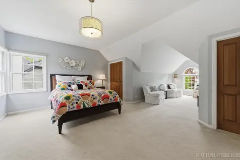 1005 Stonehedge Road St. Charles IL 60174