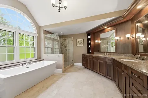 1005 Stonehedge Road St. Charles IL 60174