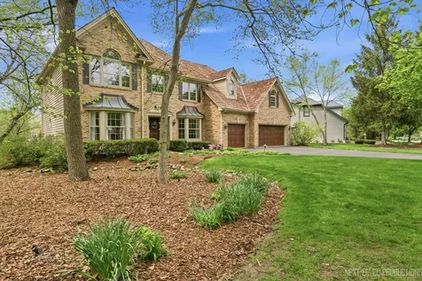 1005 Stonehedge Road St. Charles IL 60174