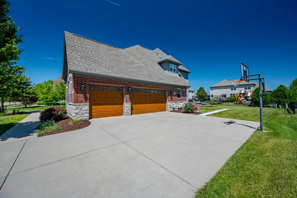 4544 Shumard Lane Naperville IL 60564