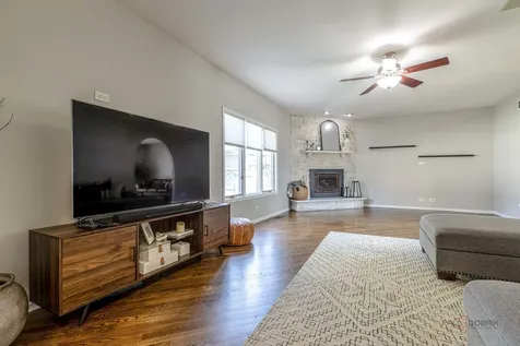 1801 North Dover Court Arlington Heights IL 60004