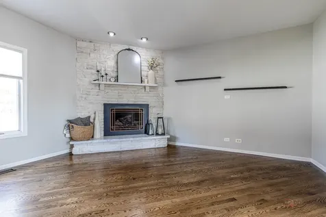 1801 North Dover Court Arlington Heights IL 60004