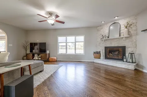1801 North Dover Court Arlington Heights IL 60004