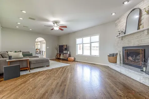 1801 North Dover Court Arlington Heights IL 60004