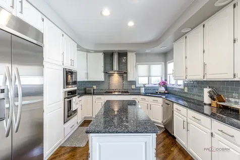 1801 North Dover Court Arlington Heights IL 60004