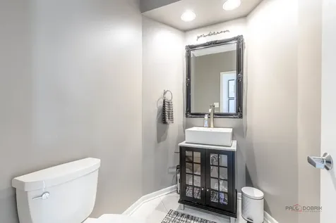1801 North Dover Court Arlington Heights IL 60004