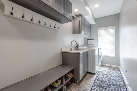 1801 North Dover Court Arlington Heights IL 60004