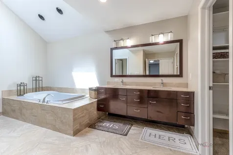 1801 North Dover Court Arlington Heights IL 60004