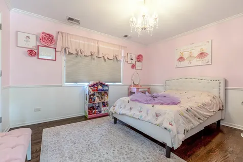 1801 North Dover Court Arlington Heights IL 60004