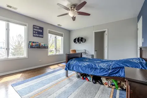 1801 North Dover Court Arlington Heights IL 60004
