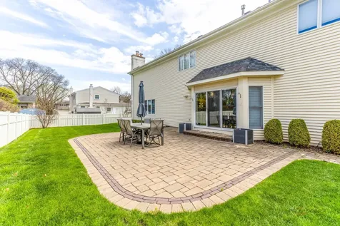 1801 North Dover Court Arlington Heights IL 60004