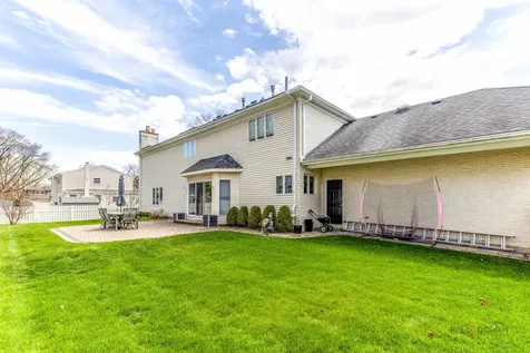 1801 North Dover Court Arlington Heights IL 60004
