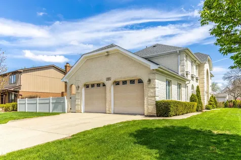 1801 North Dover Court Arlington Heights IL 60004