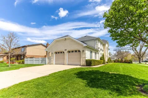 1801 North Dover Court Arlington Heights IL 60004