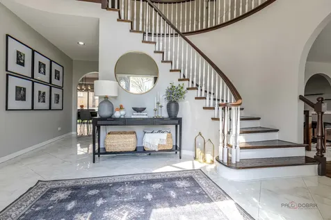 1801 North Dover Court Arlington Heights IL 60004