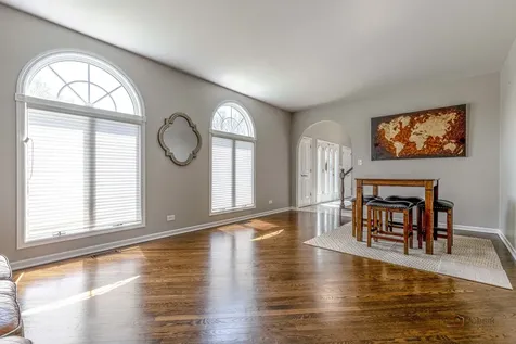 1801 North Dover Court Arlington Heights IL 60004