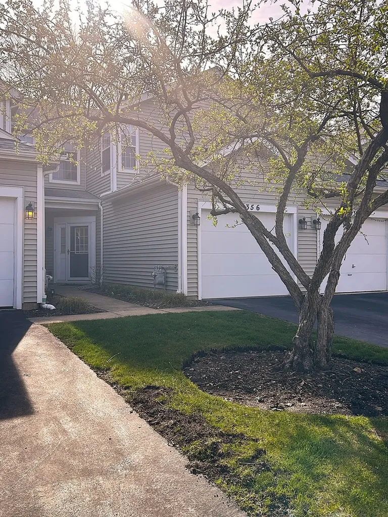 356 Fallbrook Court Schaumburg IL 60194