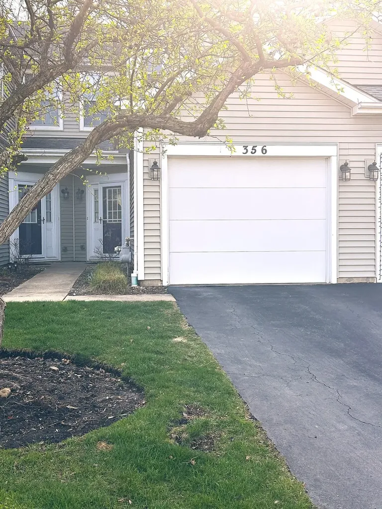 356 Fallbrook Court Schaumburg IL 60194