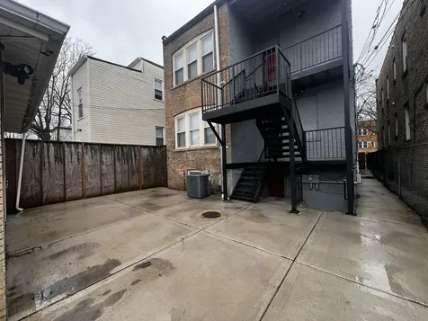 735 North Hamlin Avenue Chicago IL 60624