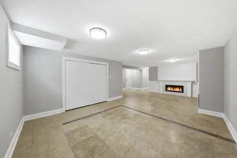 4728 West 99th Place Oak Lawn IL 60453