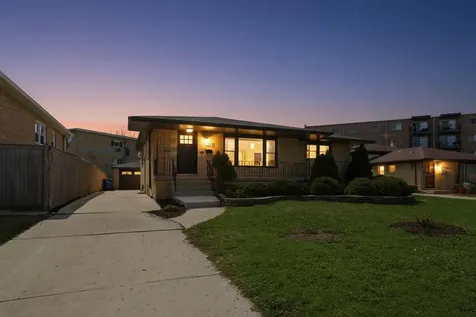 4728 West 99th Place Oak Lawn IL 60453