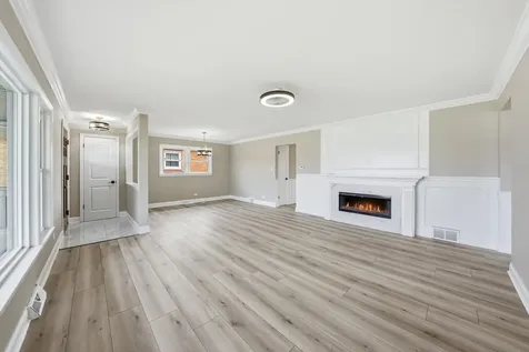 4728 West 99th Place Oak Lawn IL 60453