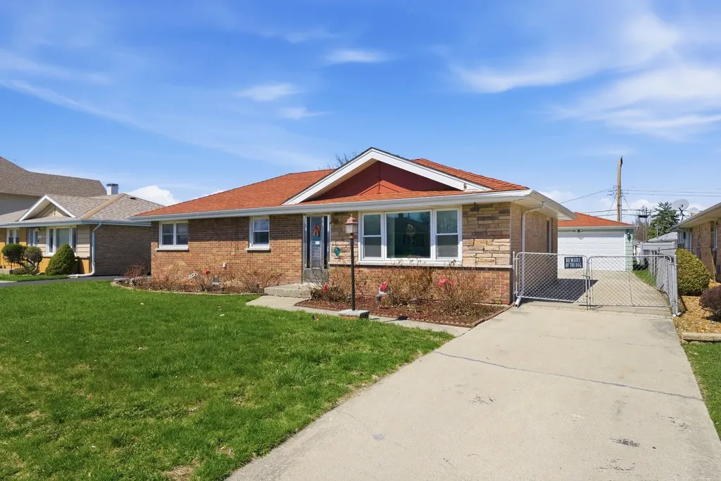 7824 West 74th Street Bridgeview IL 60455