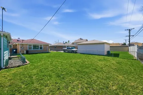7824 West 74th Street Bridgeview IL 60455
