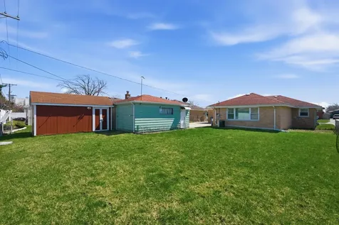 7824 West 74th Street Bridgeview IL 60455