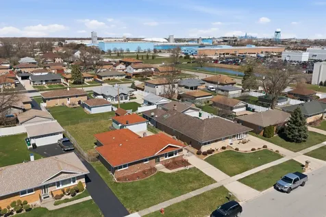 7824 West 74th Street Bridgeview IL 60455