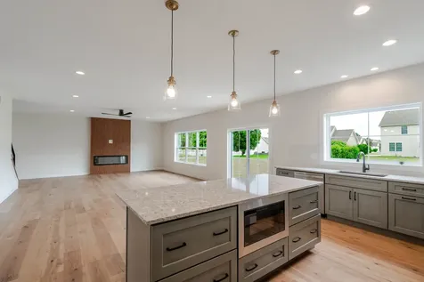 1304 Woodbine Road Bloomington IL 61704