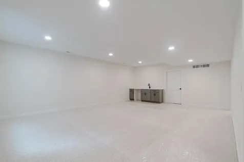 1304 Woodbine Road Bloomington IL 61704