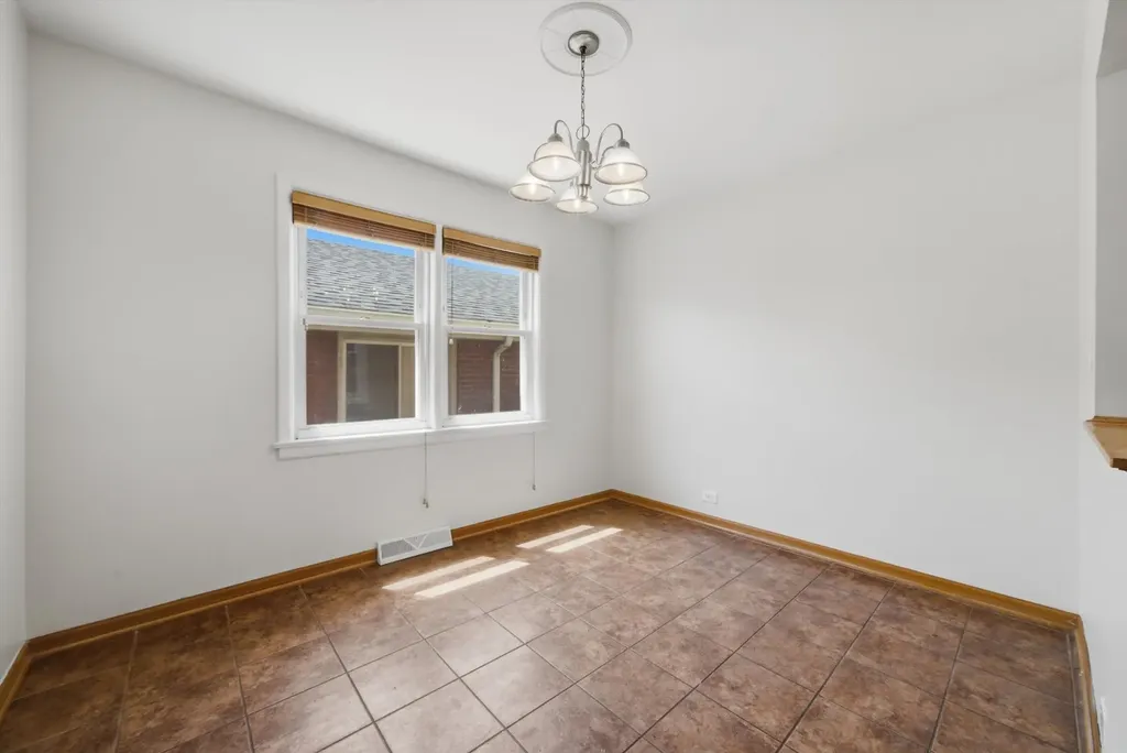 5134 South Laporte Avenue Chicago IL 60638
