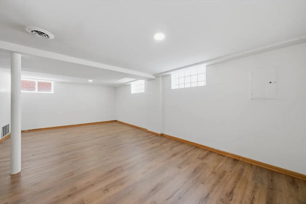 5134 South Laporte Avenue Chicago IL 60638