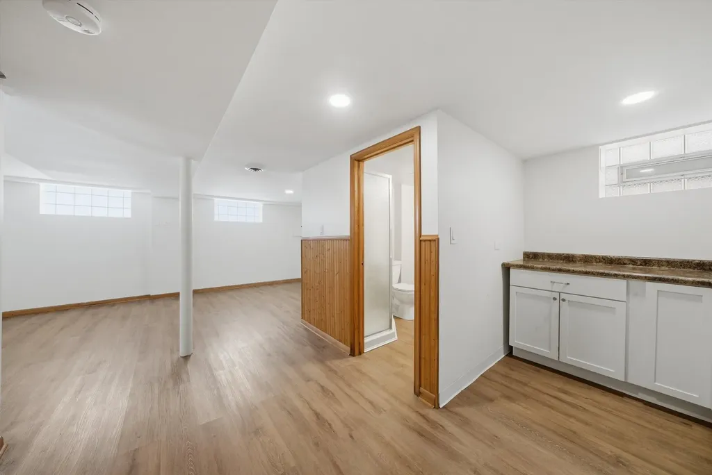 5134 South Laporte Avenue Chicago IL 60638
