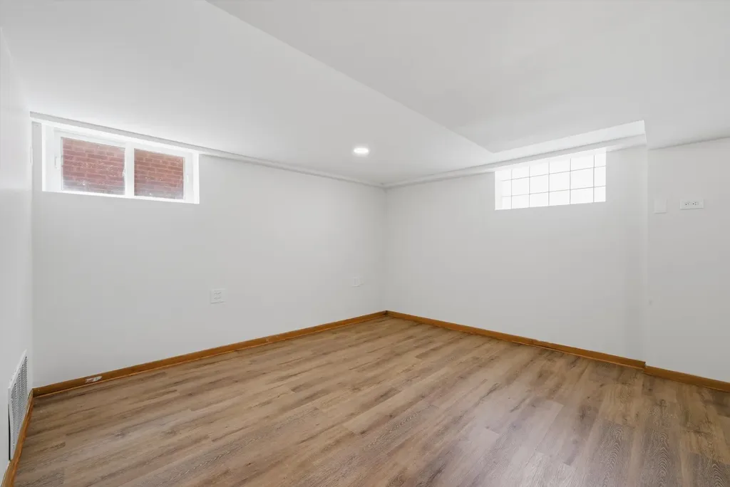 5134 South Laporte Avenue Chicago IL 60638