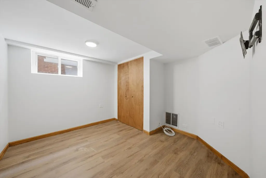5134 South Laporte Avenue Chicago IL 60638